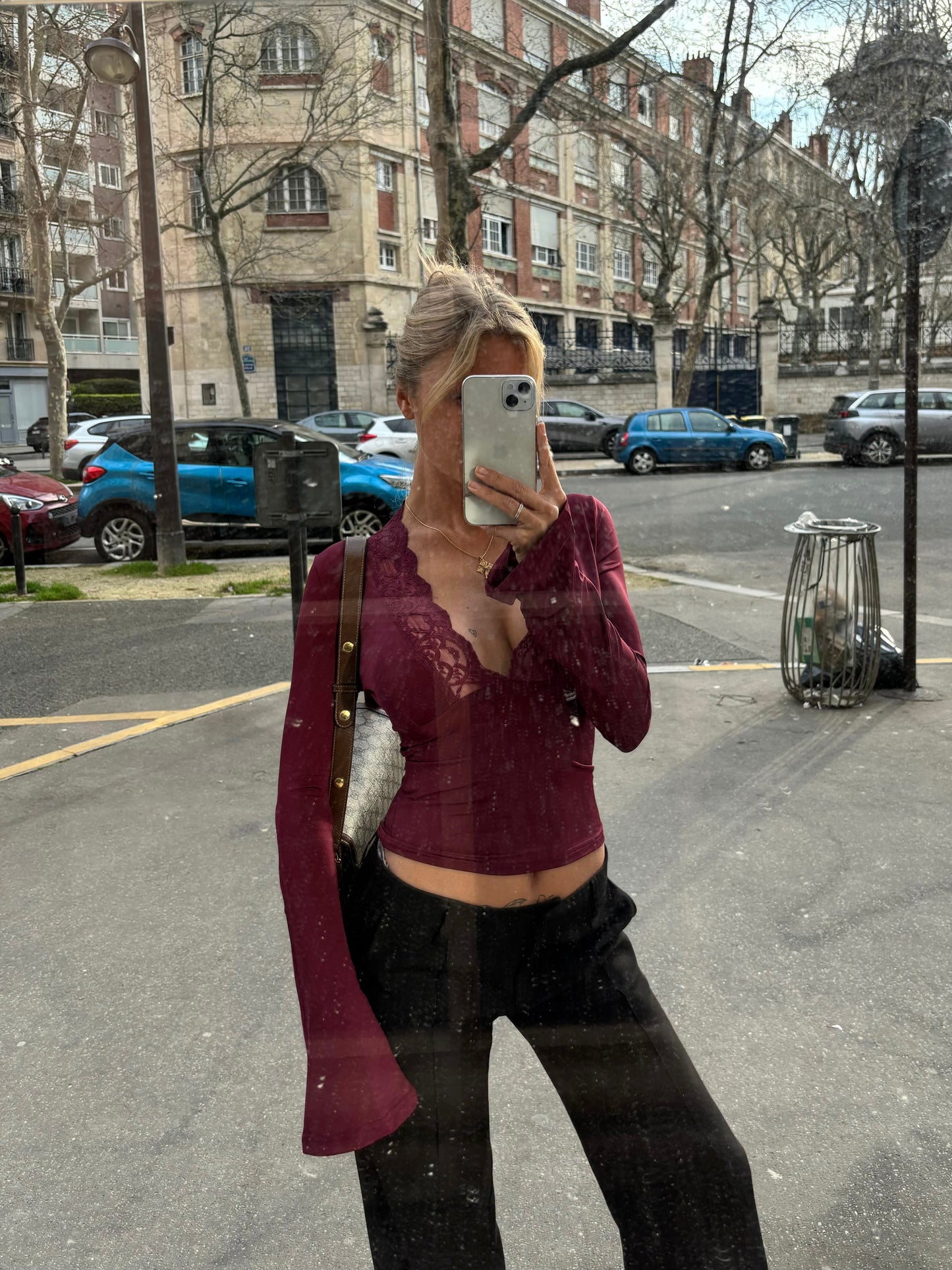 Top femme à manches longues à bordure en dentelle