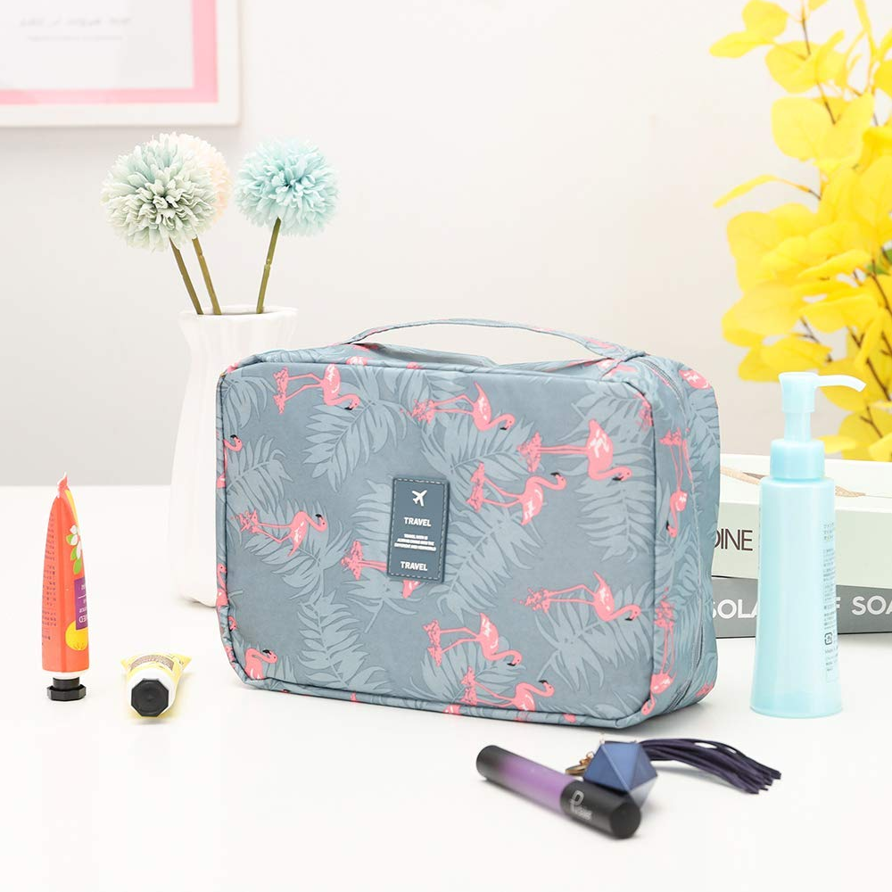 Trousse de toilette à suspendre: pliable, matelassée et imperméable
