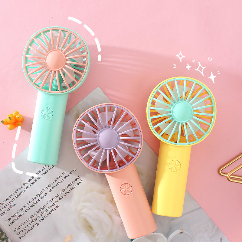 Ventilateur portable rafraîchissant pour femmes avec poignée ergonomique