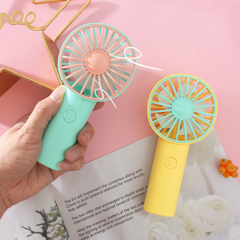 Ventilateur portable rafraîchissant pour femmes avec poignée ergonomique