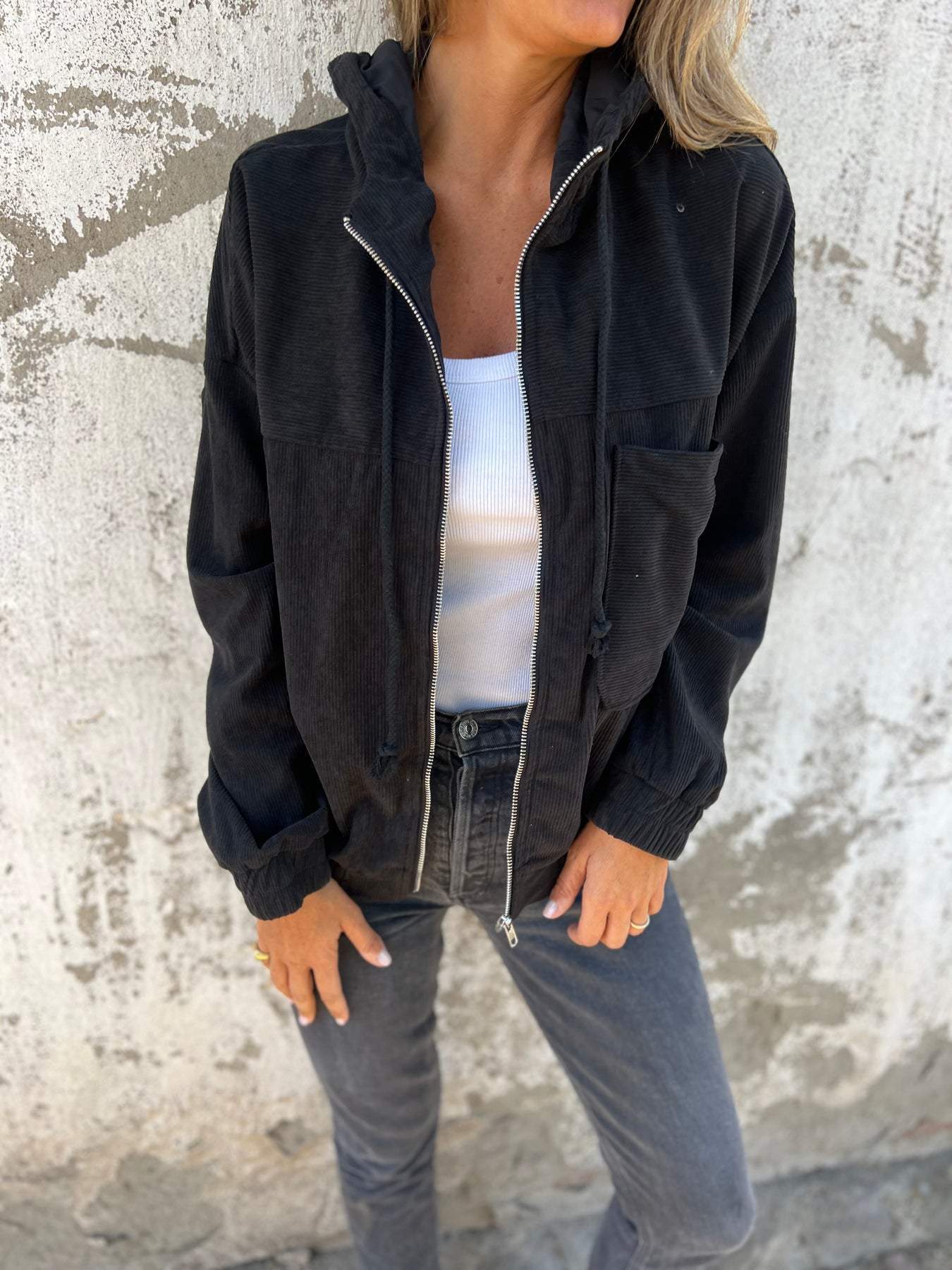 Veste à capuche zippée décontractée pour femme - polyvalente et confortable