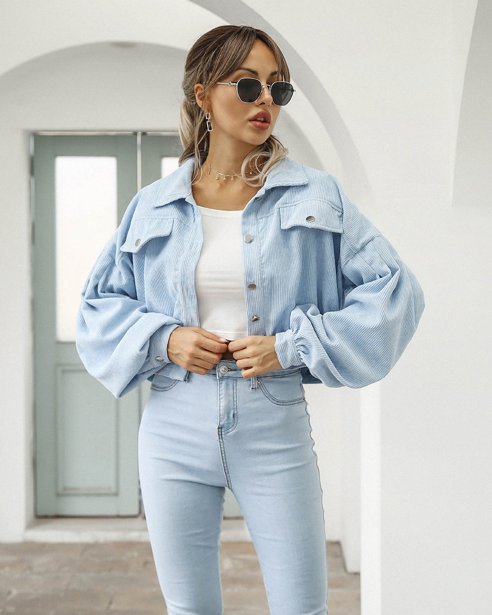 Veste courte boutonnée pour femme