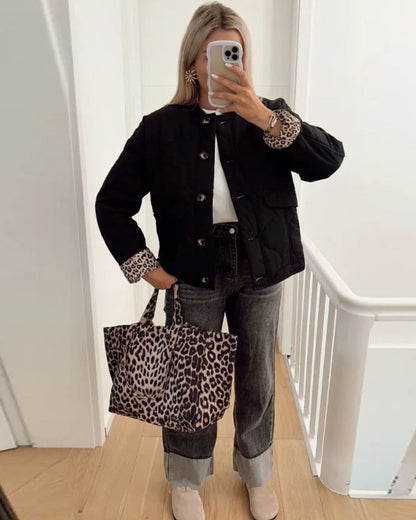 Veste élégante à doublure léopard – chic et moderne