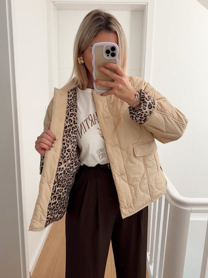 Veste élégante à doublure léopard – chic et moderne